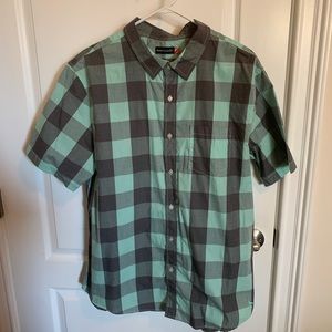 Modern Amusement button down size XL
